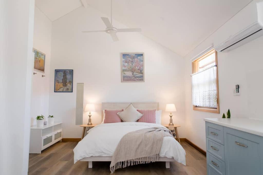 Bird In Hand Cottage, Port Noarlunga ภายนอก รูปภาพ